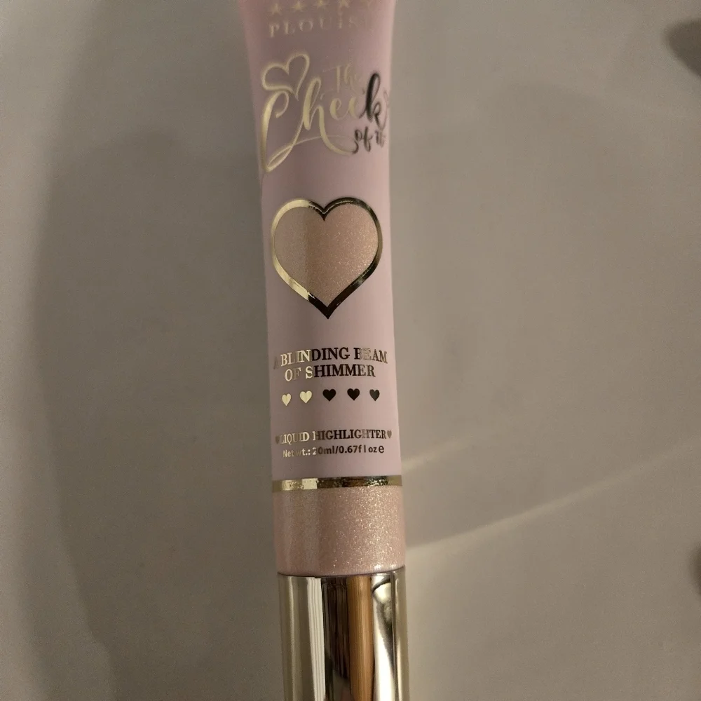 P.Louise The Cheek Of It Liquid Highlighter In Steal The Show